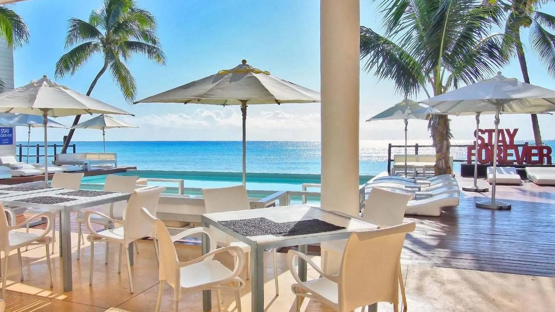 Beachfront Condo With Tub, 3 Bedroom & Pool - At Mareazul Condo Corazon