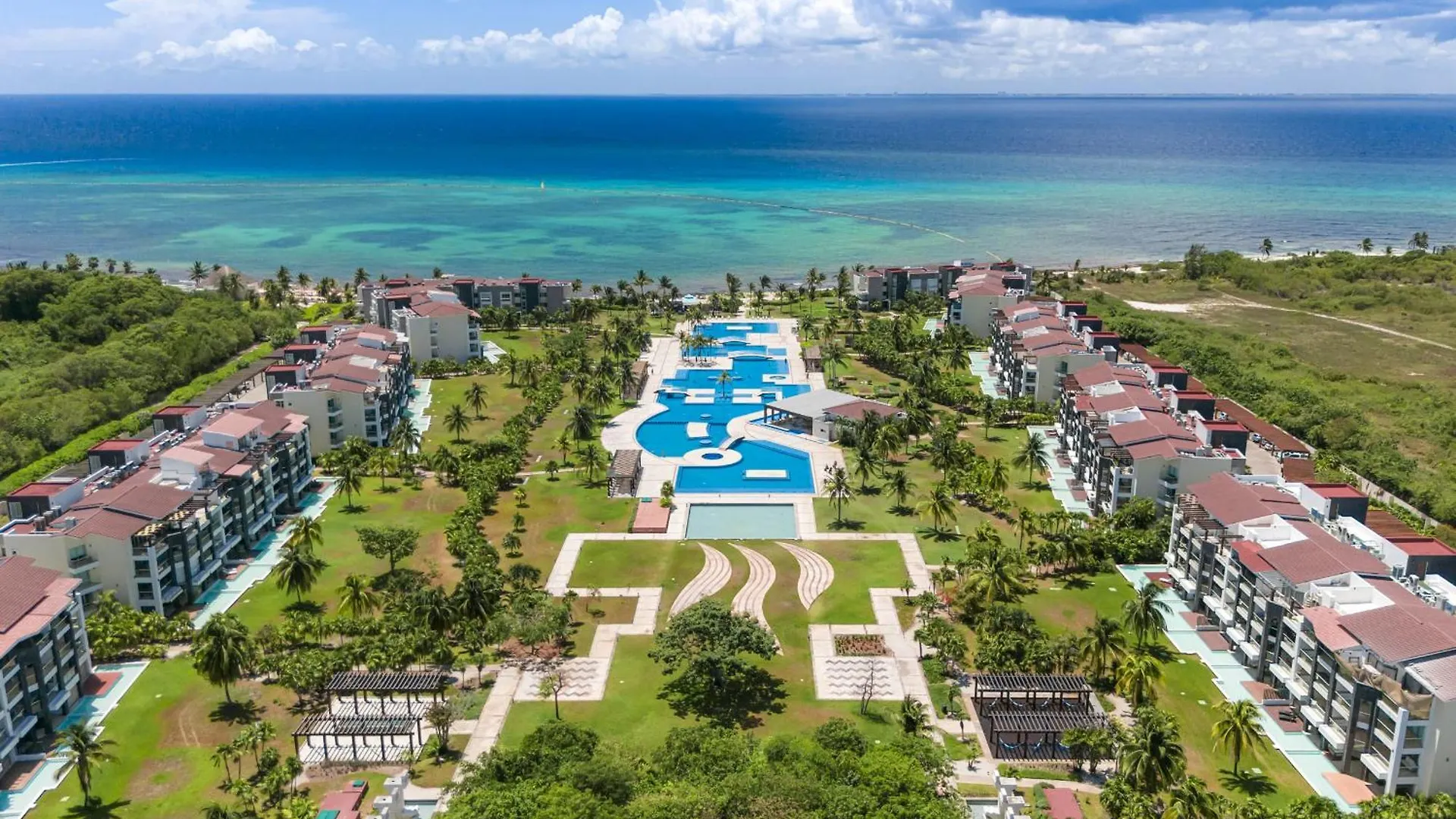 Beachfront Condo With Tub, 3 Bedroom & Pool - At Mareazul Condo Corazon 0*, Плая-дель-Кармен