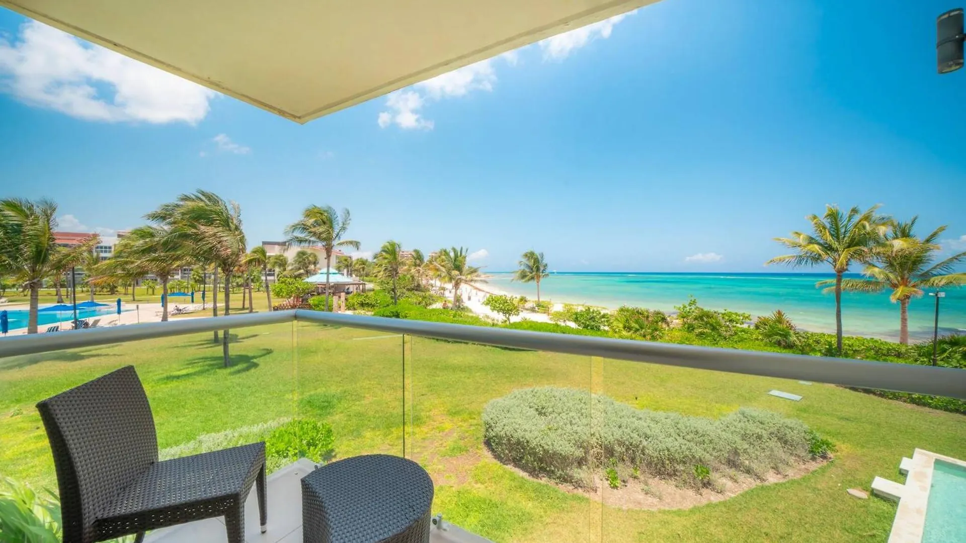 Beachfront Condo With Tub, 3 Bedroom & Pool - At Mareazul Condo Corazon 0*, Плая-дель-Кармен Мексика